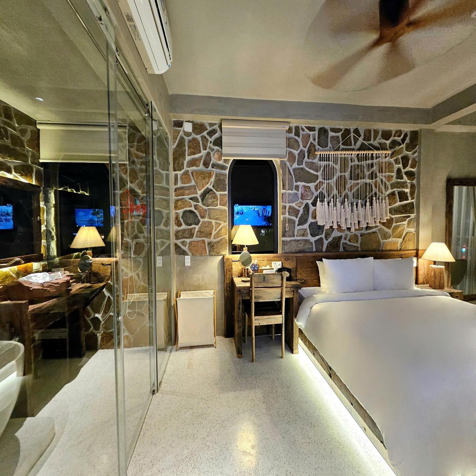 Victory Hotel Hue Exterior photo