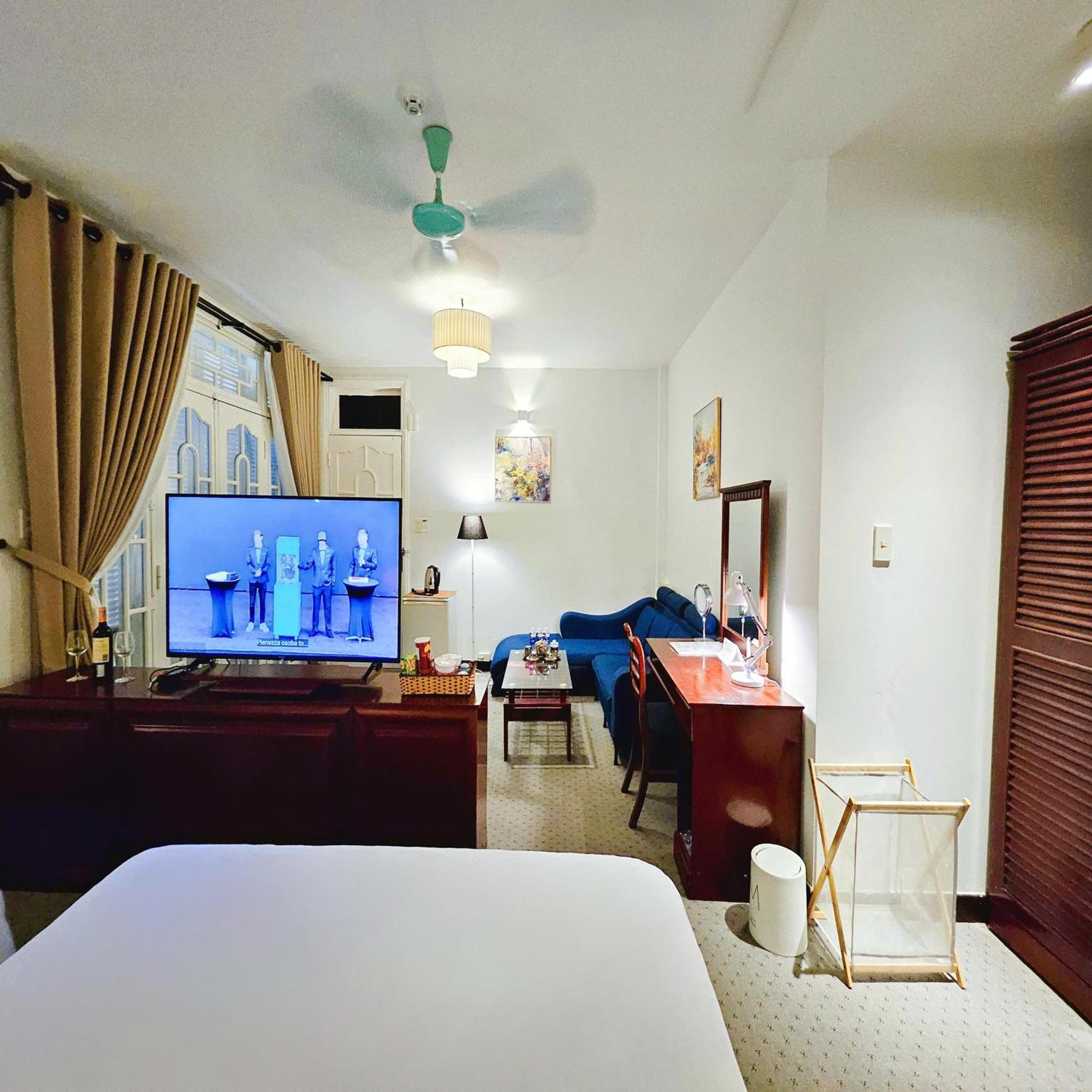 Victory Hotel Hue Exterior photo