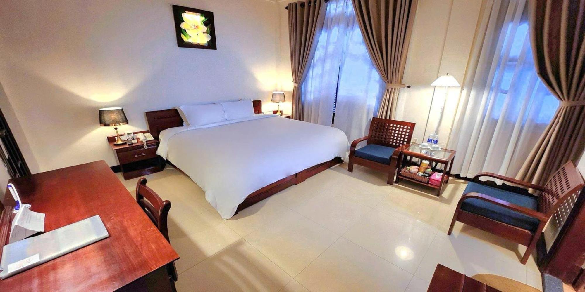 Victory Hotel Hue Exterior photo